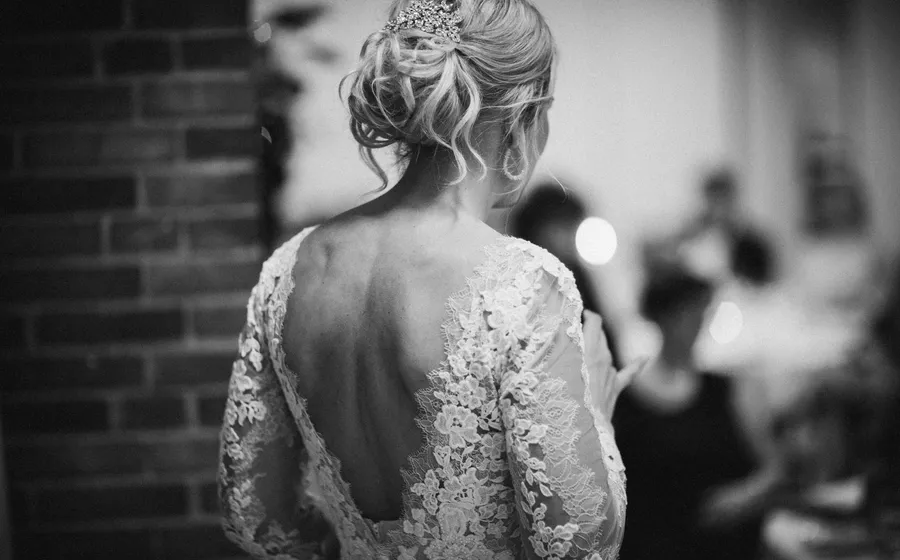 Choisir une robe de mariée des années 50 selon la silhouette, la longueur et l'état de res