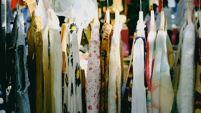 Vide grenier 49 : chiner des trésors vintage